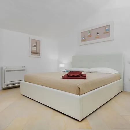 Luxury Waterfront - Darsena Apartment